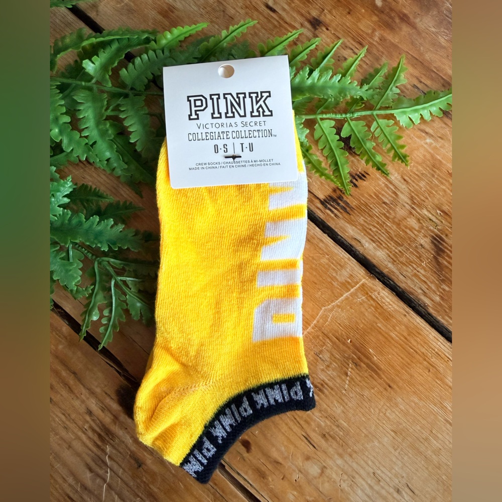 ⚡️ PINK Victoria's Secret Yellow Collegiate Collection Socks NWT